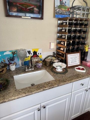 1902 Venetian Dr, Stockton, CA 95207