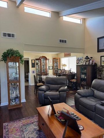 1902 Venetian Dr, Stockton, CA 95207