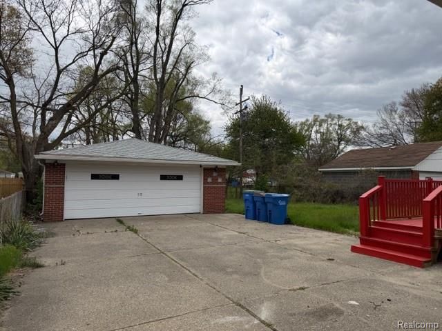 3234 Poplar Avenue, Warren, MI 48091