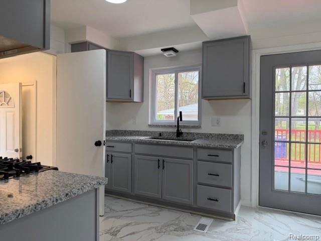 3234 Poplar Avenue, Warren, MI 48091