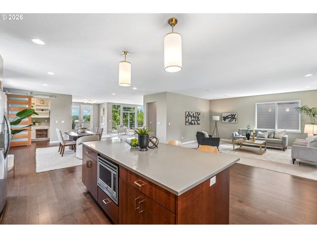 1336 Ne HOLLAND St, Portland, OR 97211