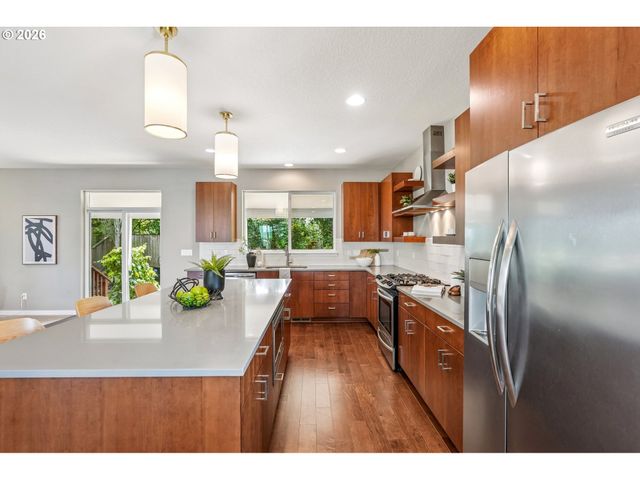 1336 Ne HOLLAND St, Portland, OR 97211