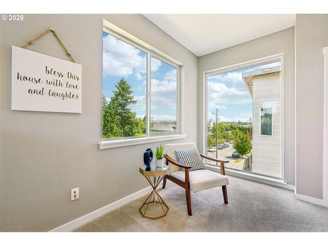 1336 Ne HOLLAND St, Portland, OR 97211
