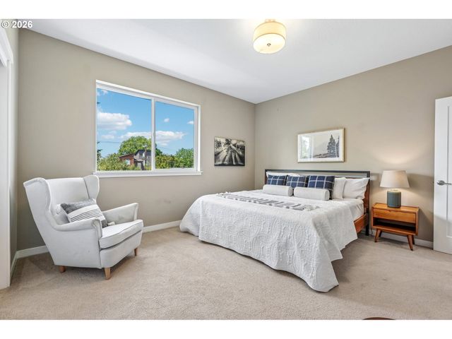 1336 Ne HOLLAND St, Portland, OR 97211