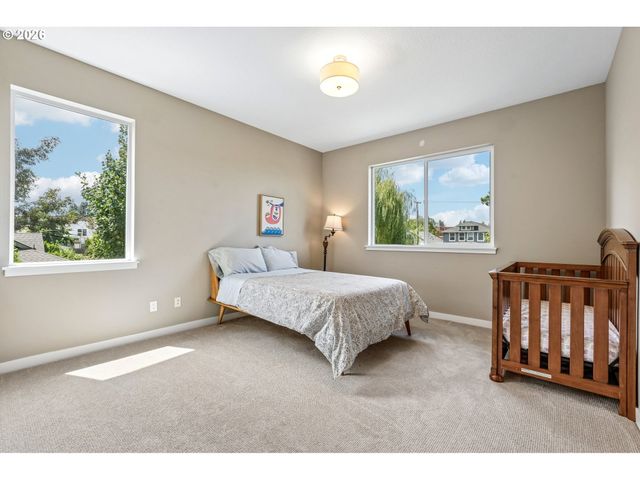 1336 Ne HOLLAND St, Portland, OR 97211