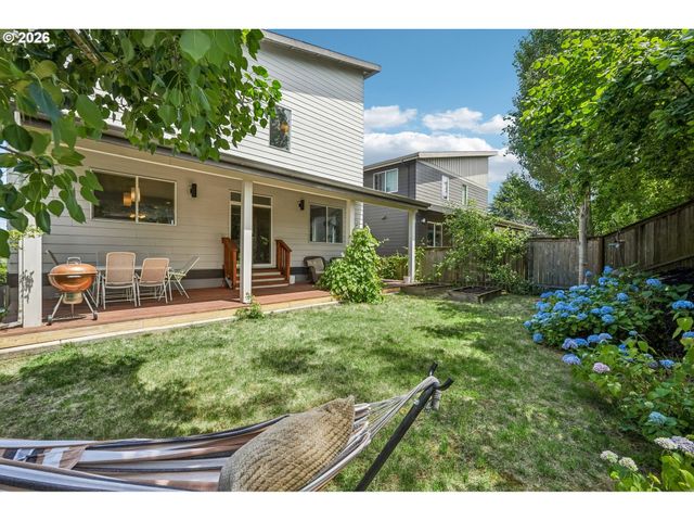 1336 Ne HOLLAND St, Portland, OR 97211