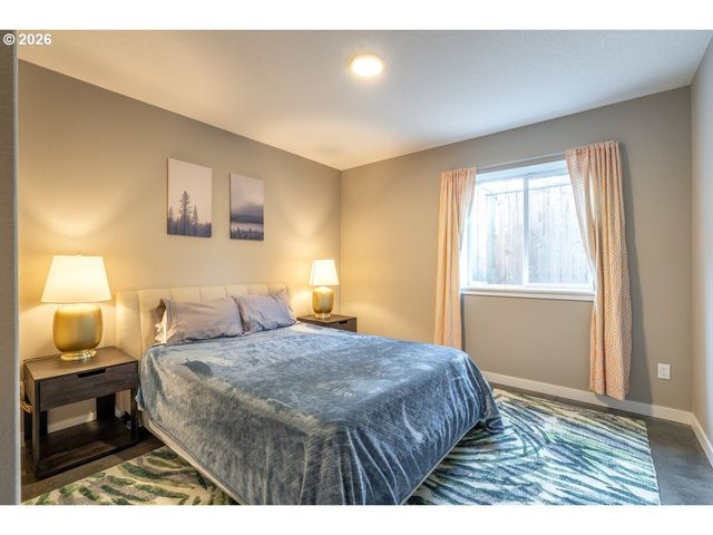 1336 Ne HOLLAND St, Portland, OR 97211