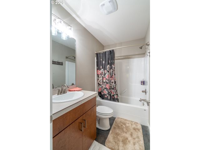 1336 Ne HOLLAND St, Portland, OR 97211