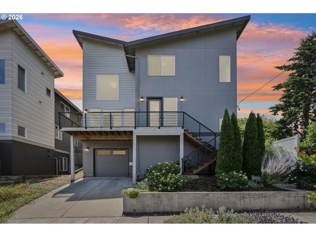 1336 Ne HOLLAND St, Portland, OR 97211