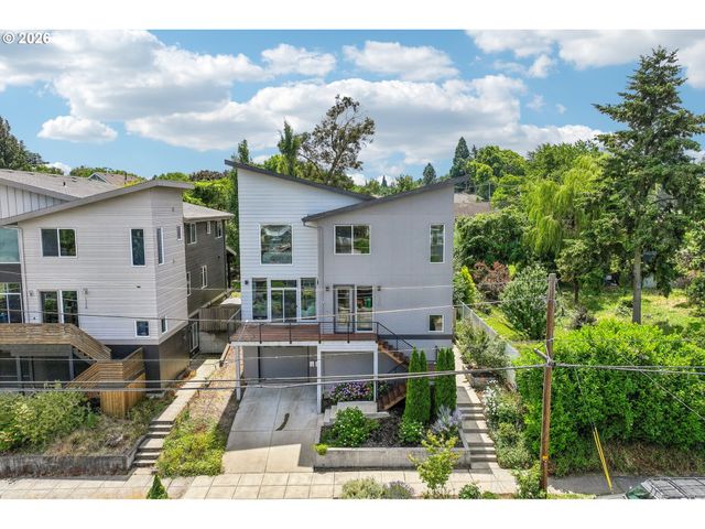 1336 Ne HOLLAND St, Portland, OR 97211