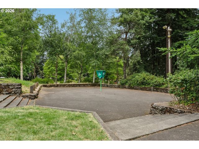 1336 Ne HOLLAND St, Portland, OR 97211