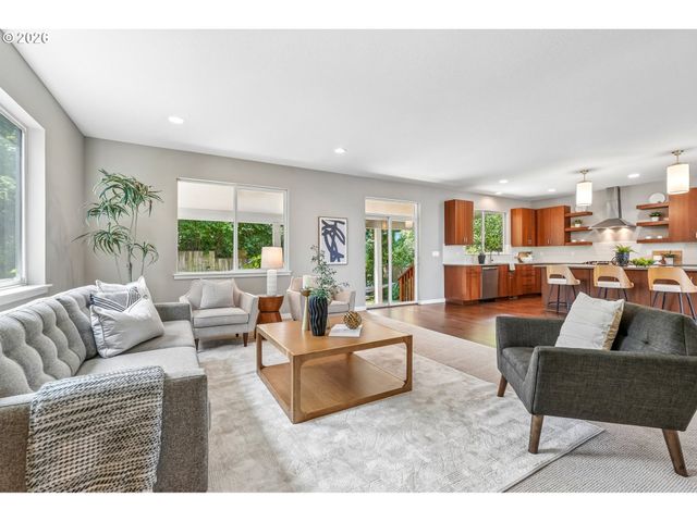 1336 Ne HOLLAND St, Portland, OR 97211