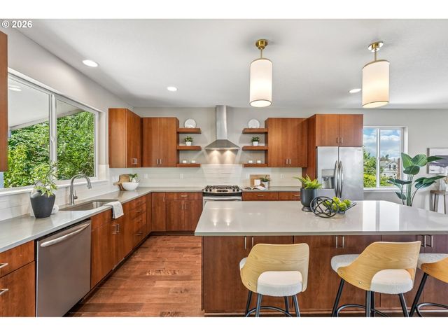 1336 Ne HOLLAND St, Portland, OR 97211