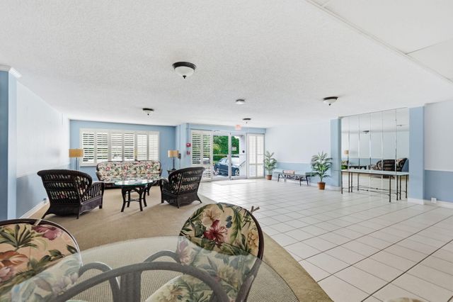 1516 S Lakeside Drive 408, Lake Worth Beach, FL 33460