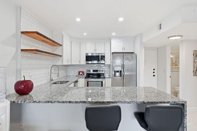 1516 S Lakeside Drive 408, Lake Worth Beach, FL 33460