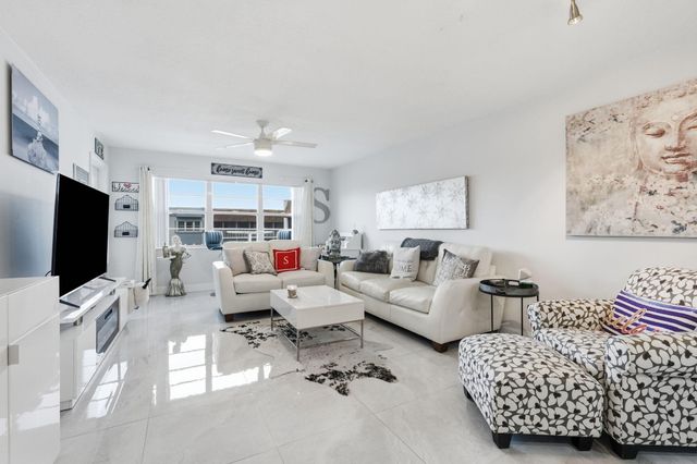 1516 S Lakeside Drive 408, Lake Worth Beach, FL 33460