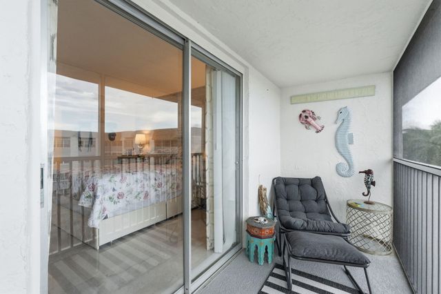 1516 S Lakeside Drive 408, Lake Worth Beach, FL 33460