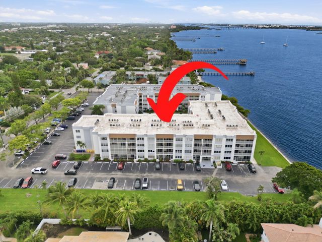 1516 S Lakeside Drive 408, Lake Worth Beach, FL 33460