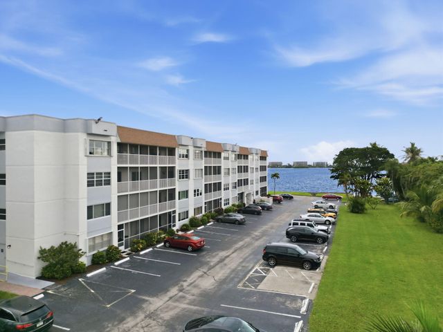1516 S Lakeside Drive 408, Lake Worth Beach, FL 33460