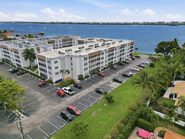 1516 S Lakeside Drive 408, Lake Worth Beach, FL 33460