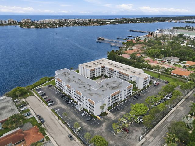 1516 S Lakeside Drive 408, Lake Worth Beach, FL 33460