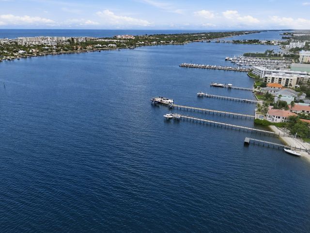 1516 S Lakeside Drive 408, Lake Worth Beach, FL 33460