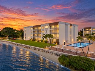 1516 S Lakeside Drive 408, Lake Worth Beach, FL 33460