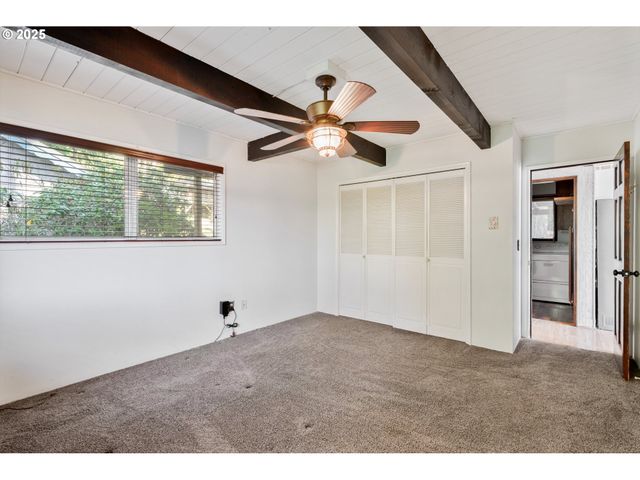 10 W CAPE HORN Rd, Cathlamet, WA 98612