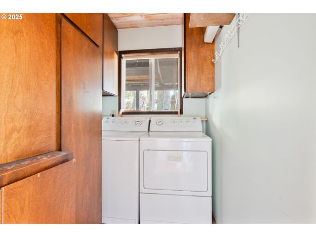 10 W CAPE HORN Rd, Cathlamet, WA 98612