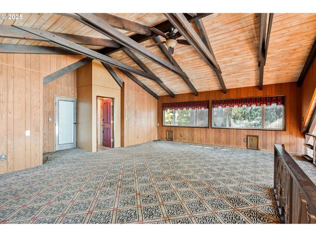 10 W CAPE HORN Rd, Cathlamet, WA 98612