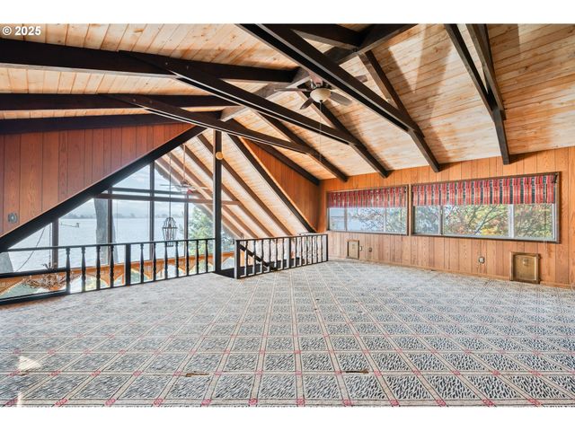 10 W CAPE HORN Rd, Cathlamet, WA 98612