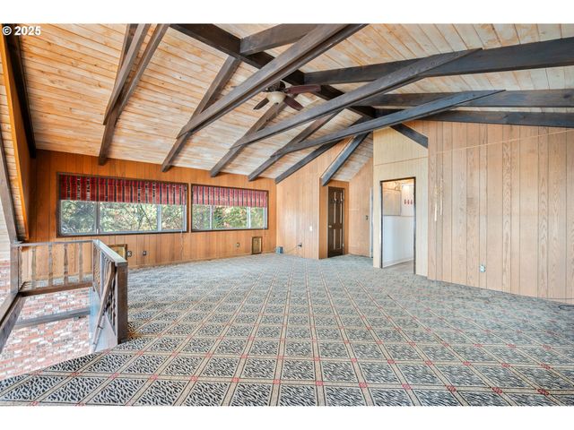 10 W CAPE HORN Rd, Cathlamet, WA 98612