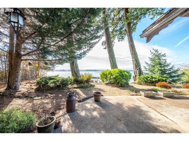 10 W CAPE HORN Rd, Cathlamet, WA 98612