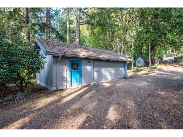10 W CAPE HORN Rd, Cathlamet, WA 98612