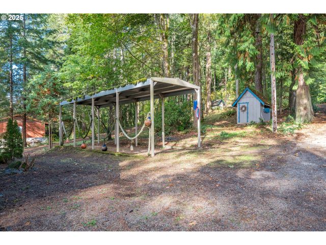 10 W CAPE HORN Rd, Cathlamet, WA 98612