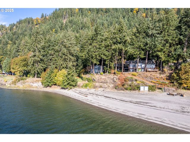 10 W CAPE HORN Rd, Cathlamet, WA 98612