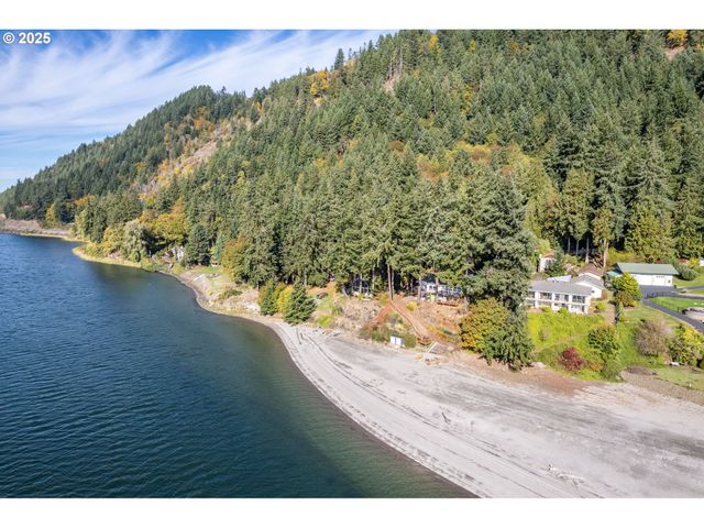 10 W CAPE HORN Rd, Cathlamet, WA 98612