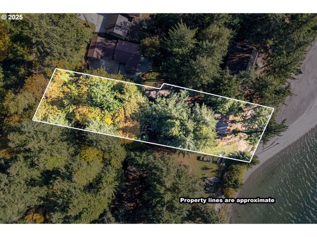 10 W CAPE HORN Rd, Cathlamet, WA 98612