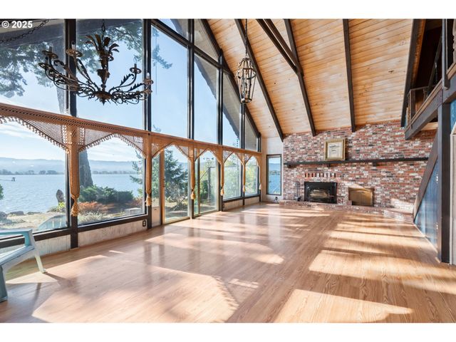 10 W CAPE HORN Rd, Cathlamet, WA 98612