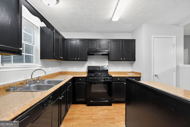 225 Fox Lane Drive, South Fulton, GA 30349