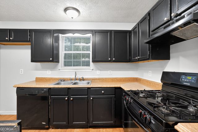 225 Fox Lane Drive, South Fulton, GA 30349