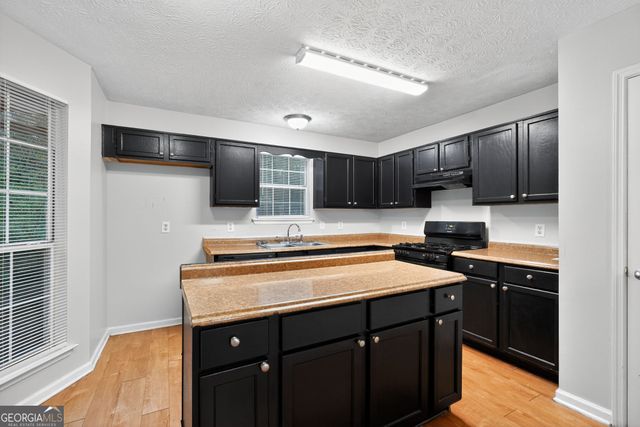 225 Fox Lane Drive, South Fulton, GA 30349