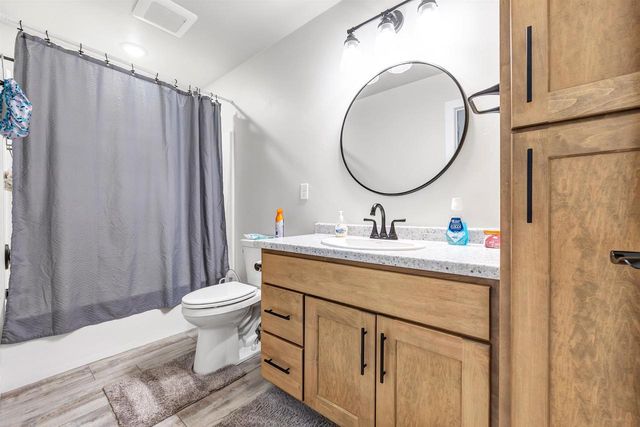 2323 DECKNER AVENUE, Green Bay, WI 54302