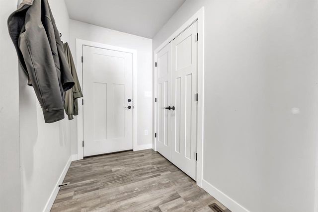 2323 DECKNER AVENUE, Green Bay, WI 54302