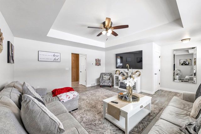 2323 DECKNER AVENUE, Green Bay, WI 54302