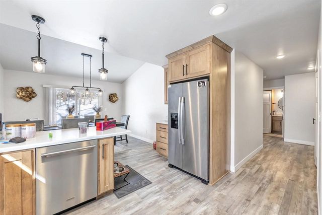 2323 DECKNER AVENUE, Green Bay, WI 54302