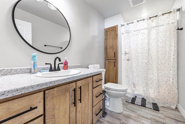 2323 DECKNER AVENUE, Green Bay, WI 54302