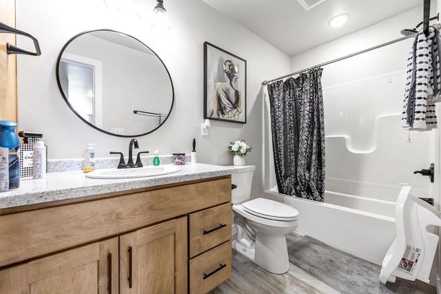 2323 DECKNER AVENUE, Green Bay, WI 54302