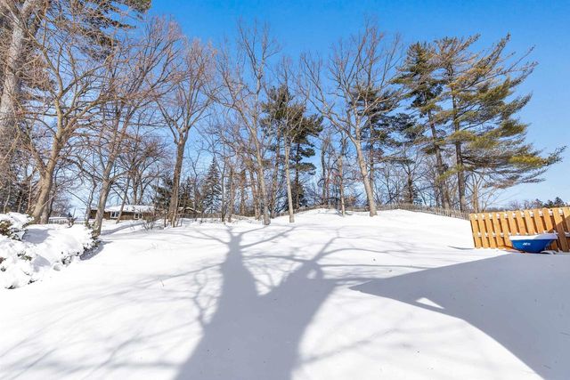 2323 DECKNER AVENUE, Green Bay, WI 54302