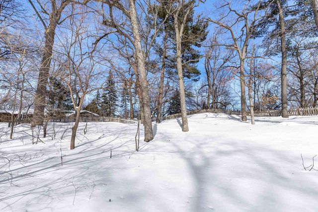 2323 DECKNER AVENUE, Green Bay, WI 54302